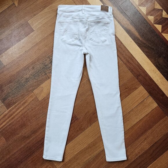 American Eagle White Super Hi-Rise Jegging Jeans Size 4 Short - Picture 14 of 16